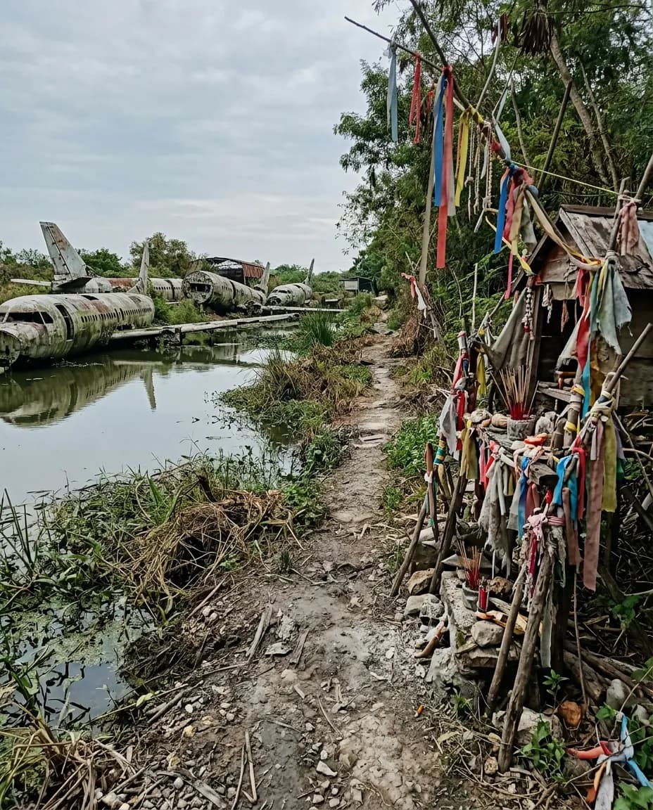 曼谷那栋半熄灯的大楼，风声比人多 3